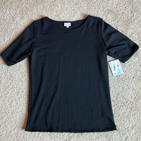 New Lularoe Gigi black short sleeve crew neck top size xxl runs small - Picture 1 of 6